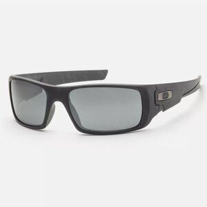 New! Authentic Oakley Men's Polarized Rectangular sunglasses OO9239